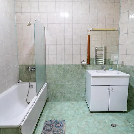 Charming One Bed 423 In Main Flora Building Appartamento