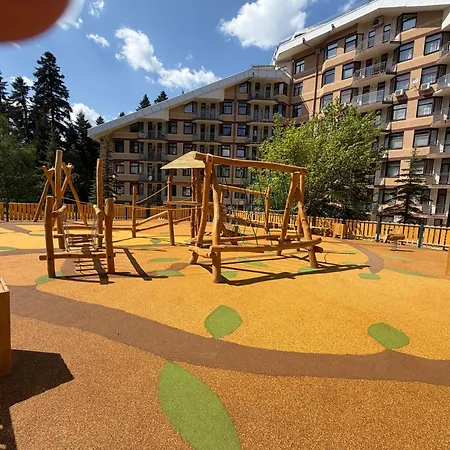 Charming One Bed 423 In Main Flora Building *
