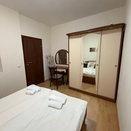 Charming One Bed 423 In Main Flora Building Appartamento