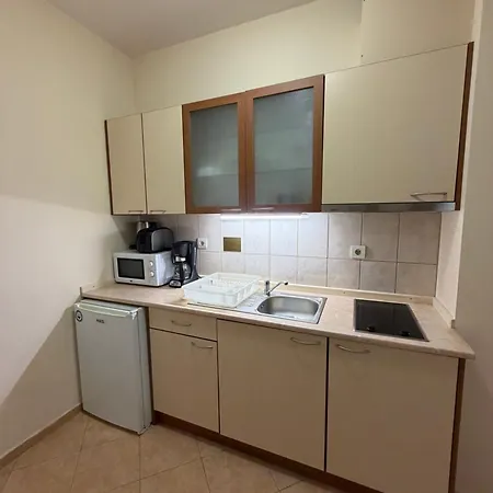 아파트 Charming One Bed 423 In Main Flora Building
