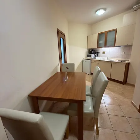 Charming One Bed 423 In Main Flora Building Appartamento *
