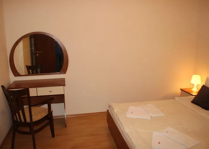 Charming One Bed 423 In Main Flora Building Appartement